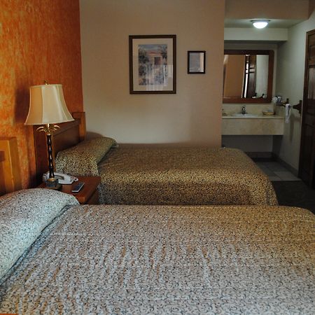 Hotel Suites El Paseo シウダー・フアレス エクステリア 写真